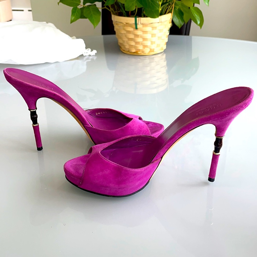 Gucci fuschia/purple suede bamboo mule 38.5